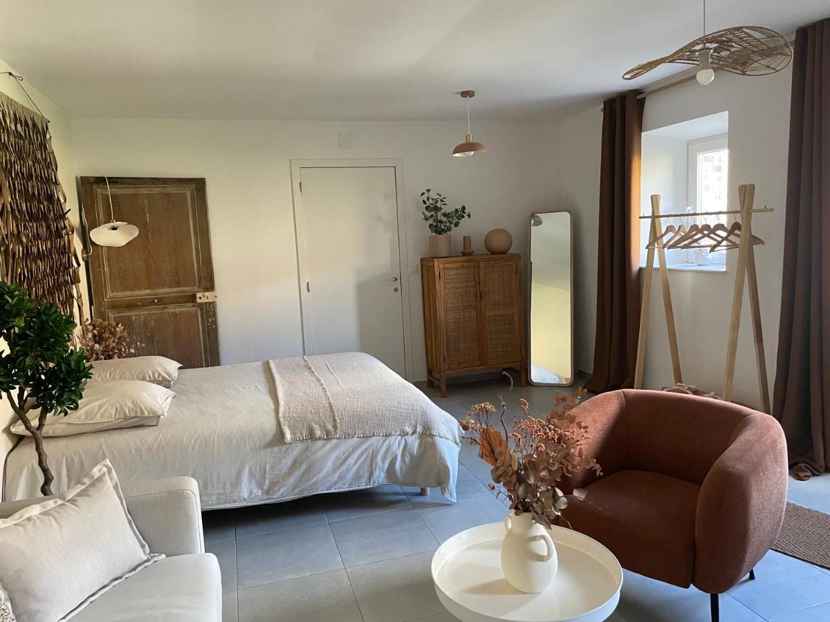 Le Studio D'Achille Tournes Kültér fotó